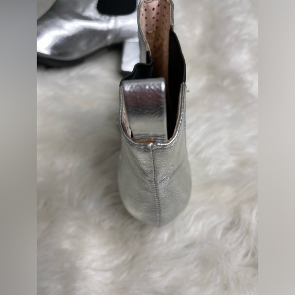 B.A.I.T silver metallic booties size 6.5 - Picture 11 of 15